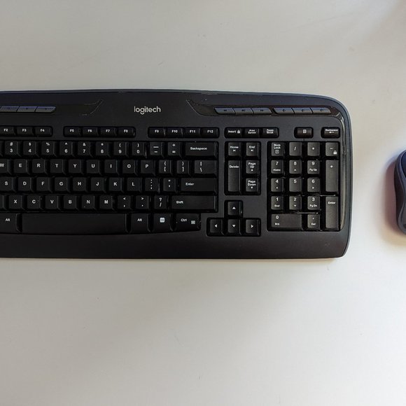 Logitech Wireless Keyboard & Mouse - Picture 3 of 4